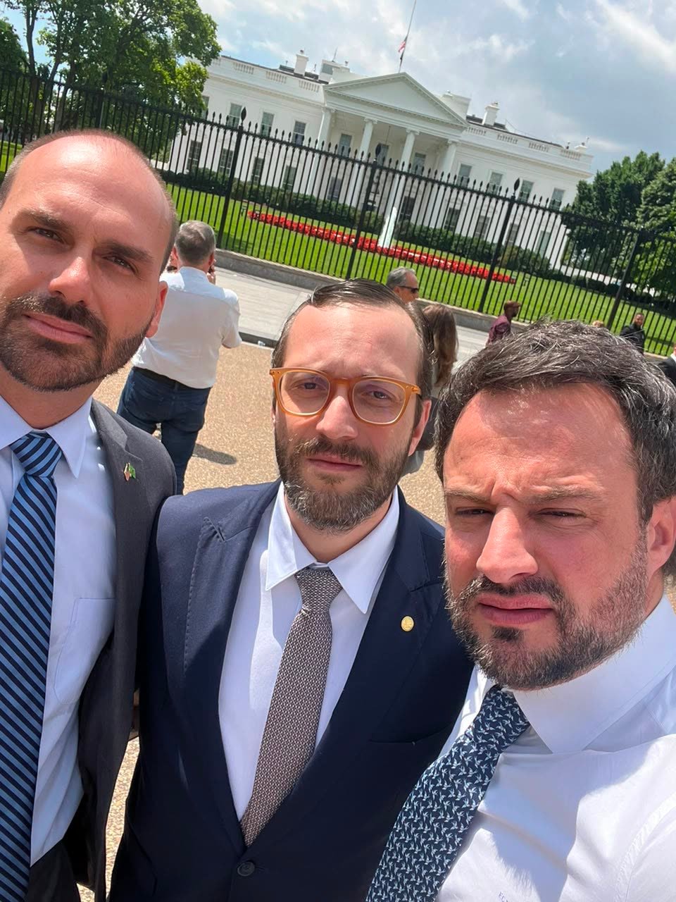 Pedri e Eduardo Bolsonaro em Washington